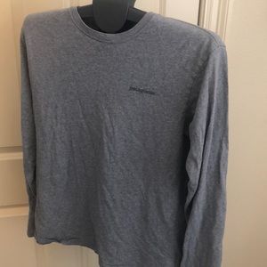 Men’s Patagonia fishing shirt.